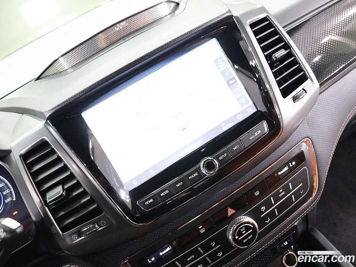 Rexton KG Mobility 2022.0-INNER-007