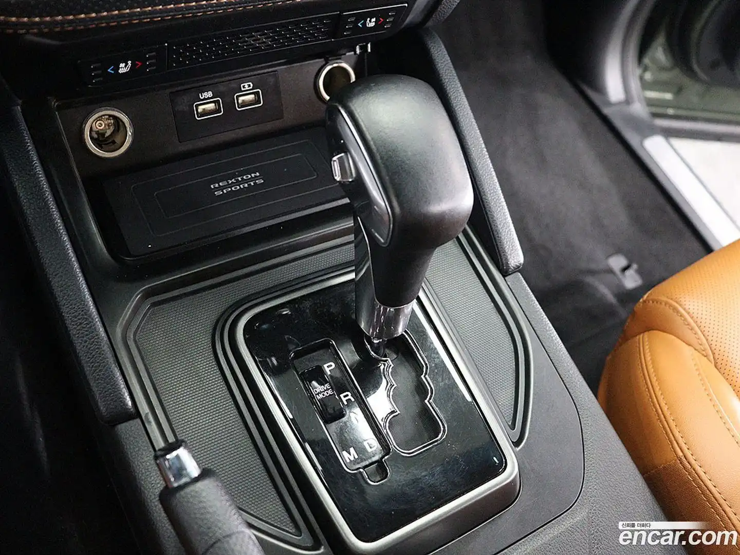 Rexton KG Mobility 2022.0-INNER-008