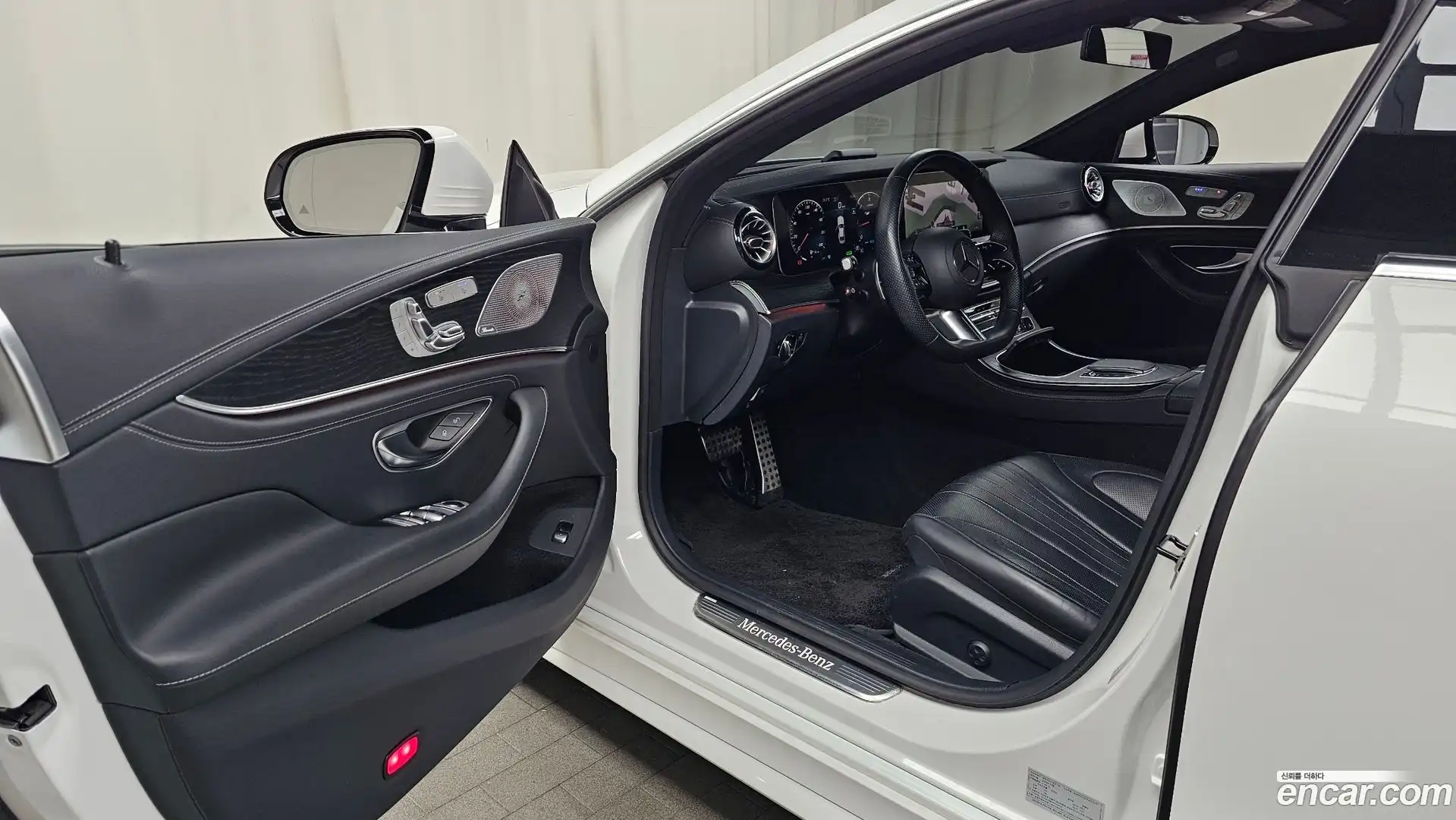 CLS-Class Mercedes-Benz 2023.9-INNER-010