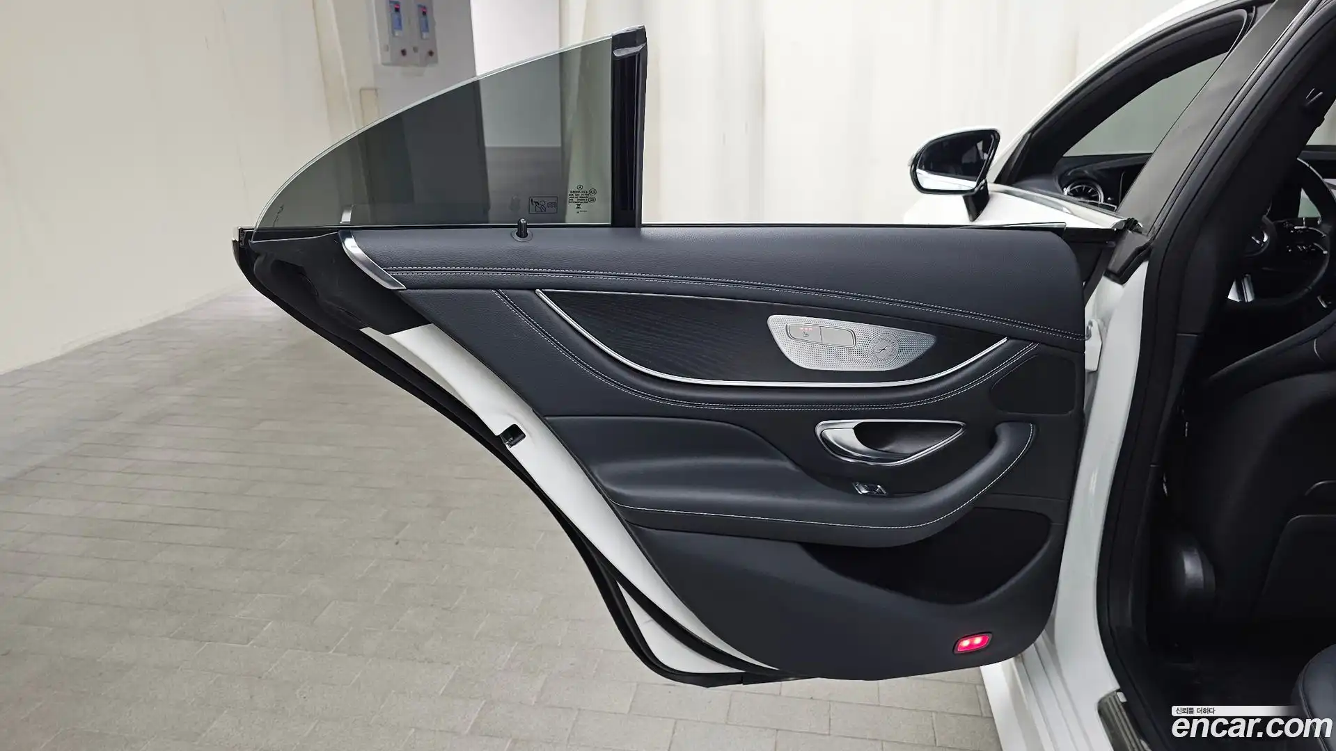 CLS-Class Mercedes-Benz 2023.9-INNER-035