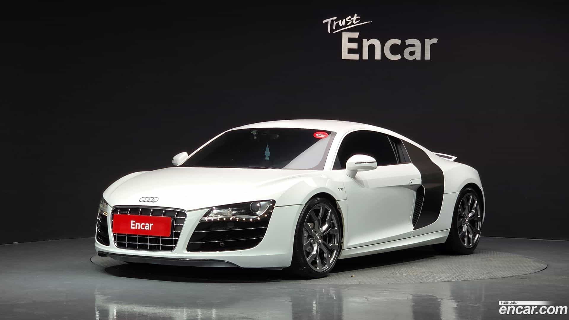 R8 Audi 2012.0-OUTER-001