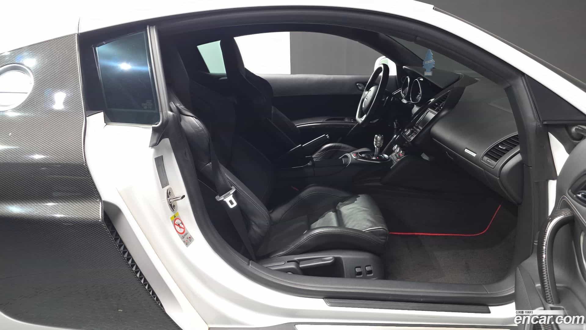 R8 Audi 2012.0-INNER-010