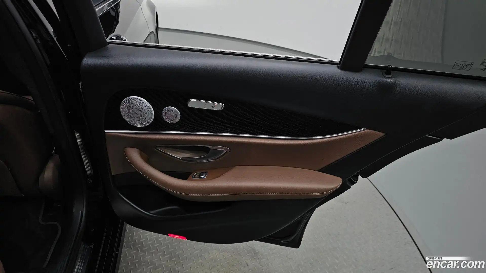 E-Class Mercedes-Benz 2020.5-INNER-035