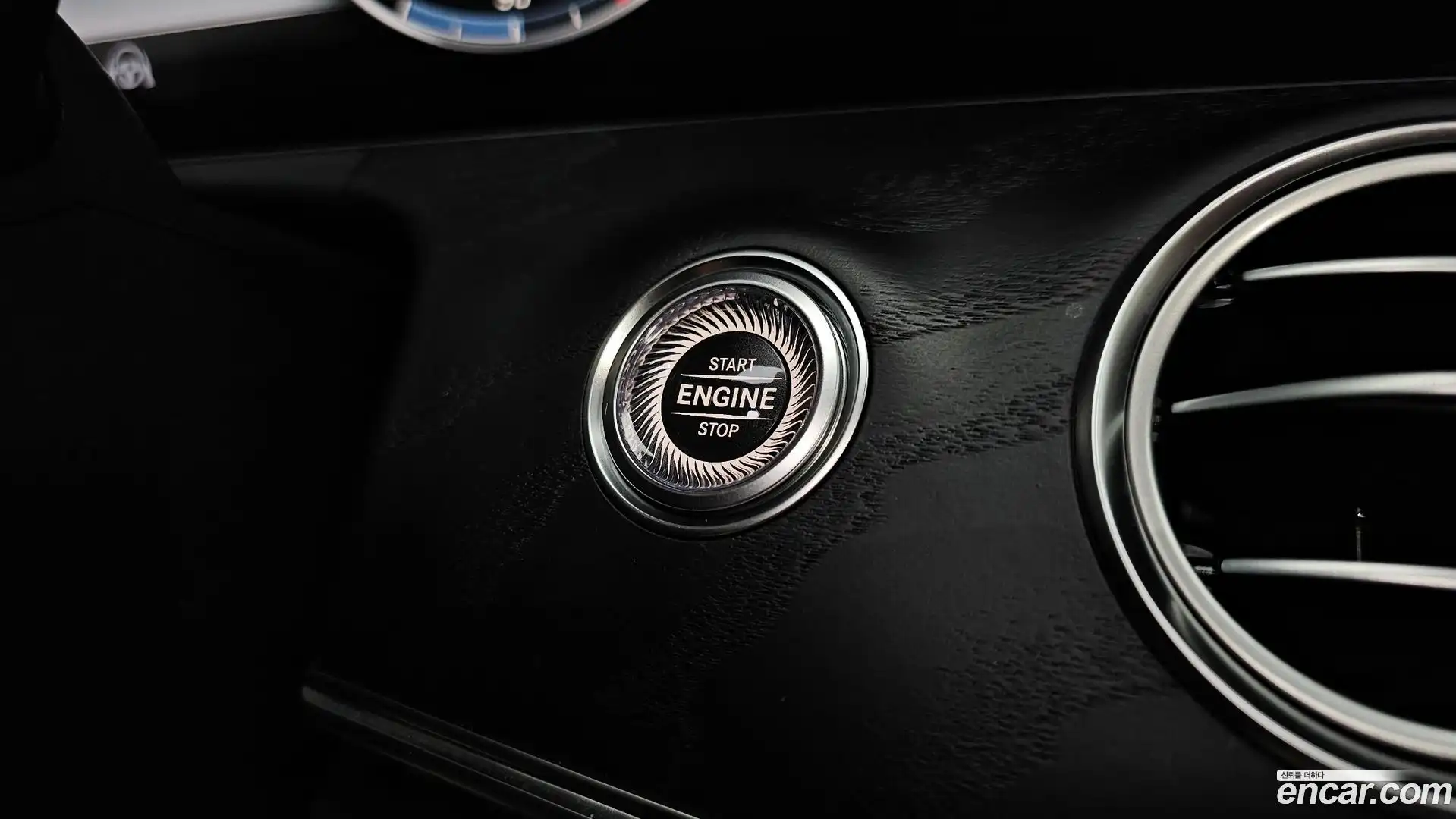 E-Class Mercedes-Benz 2020.5-OPTION-041