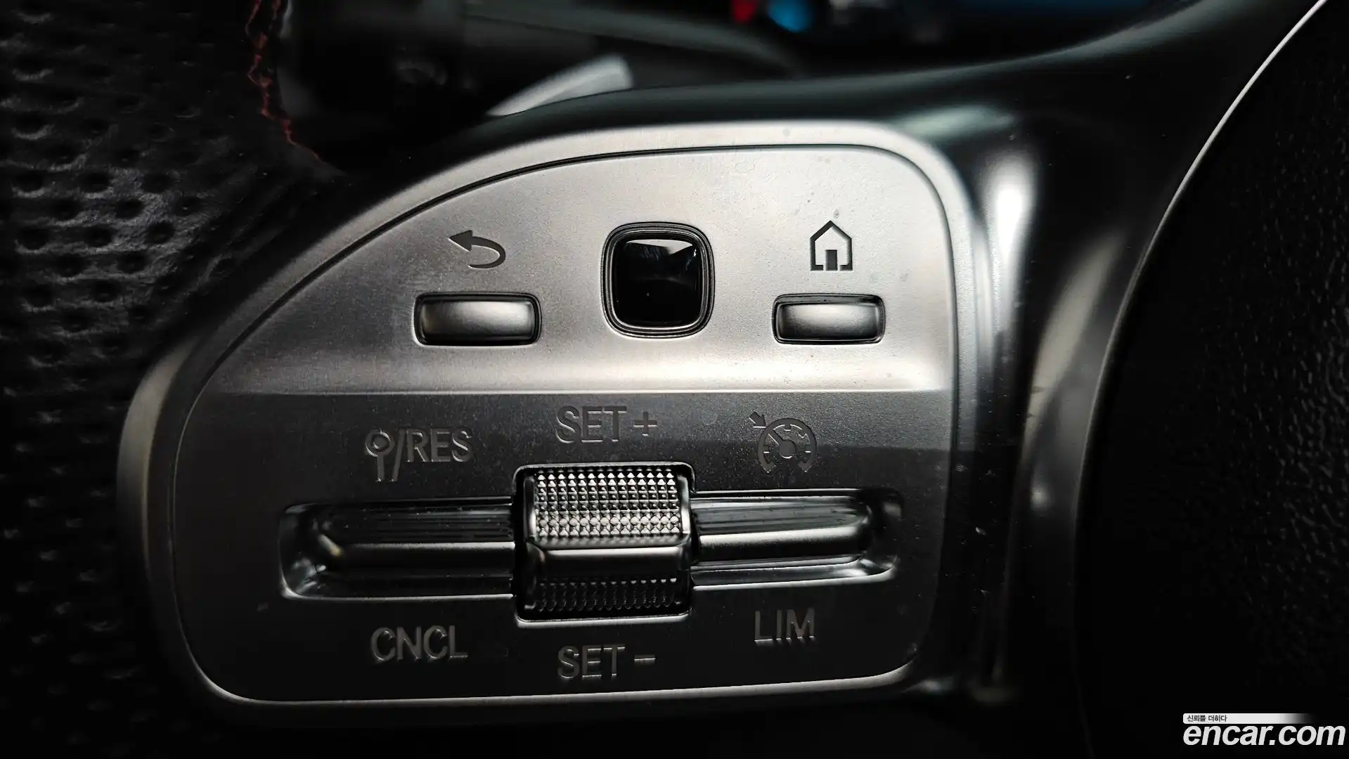 CLA-Class Mercedes-Benz 2020.3-OPTION-045