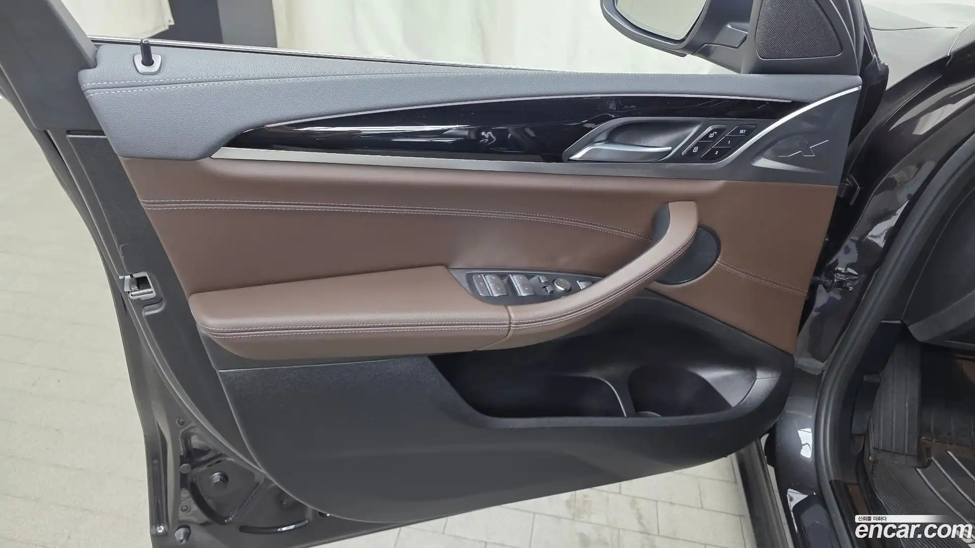 X4 BMW 2022.0-INNER-034