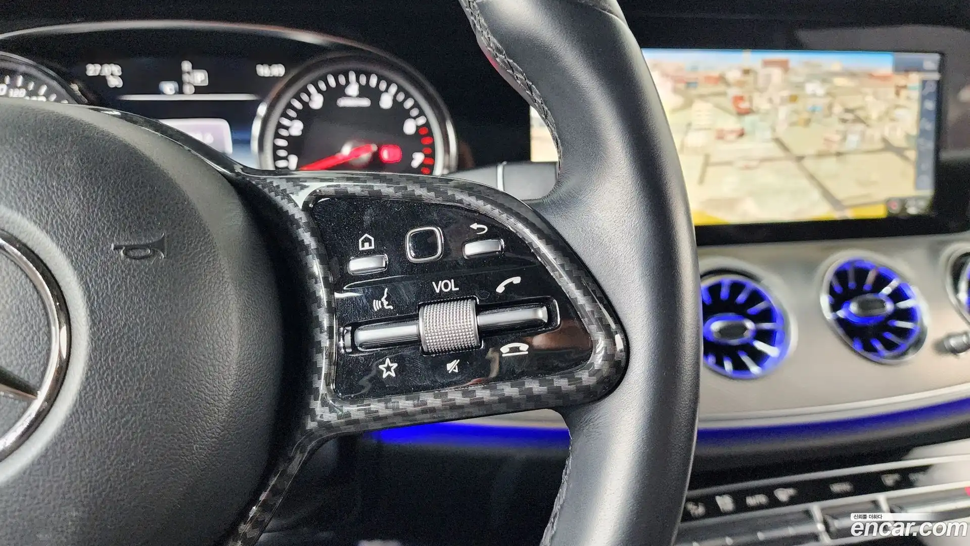 E-Class Mercedes-Benz 2018.10-OPTION-020