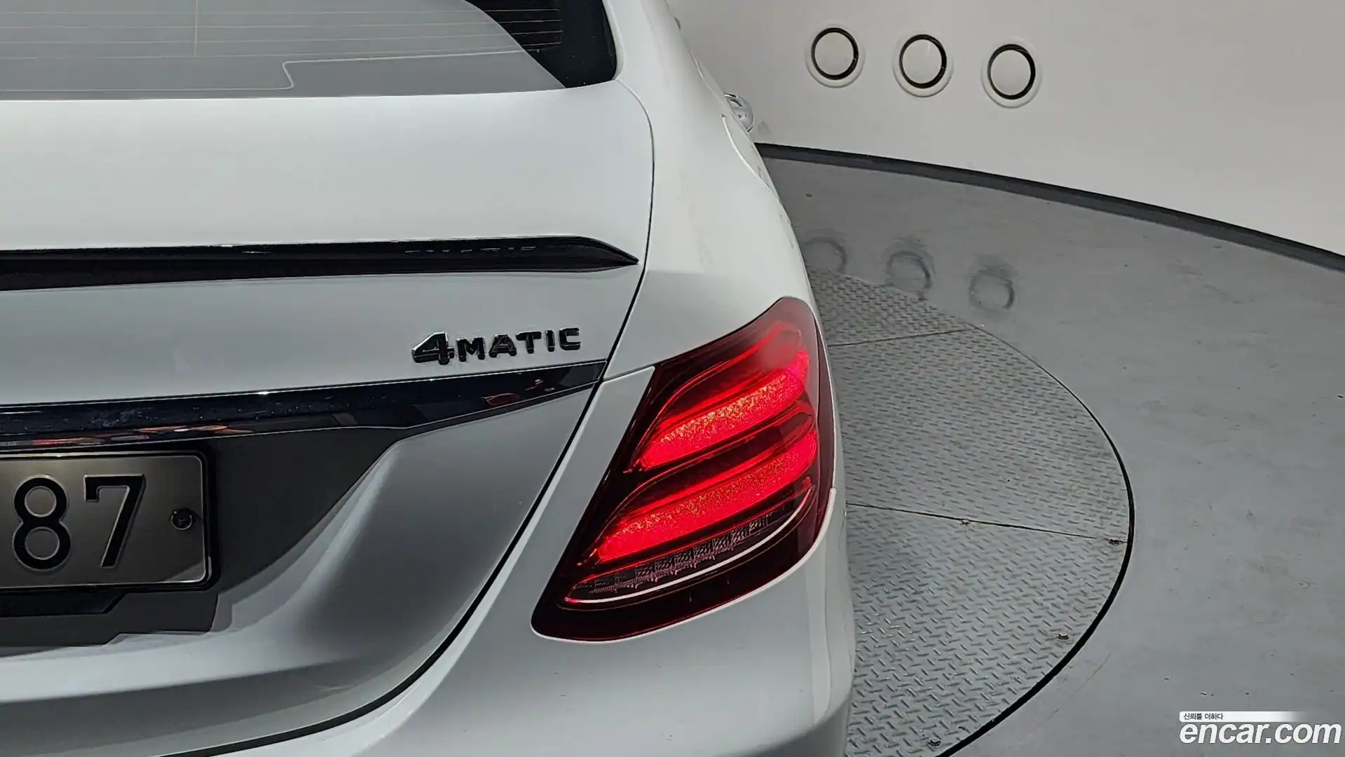 E-Class Mercedes-Benz 2018.10-OUTER-033