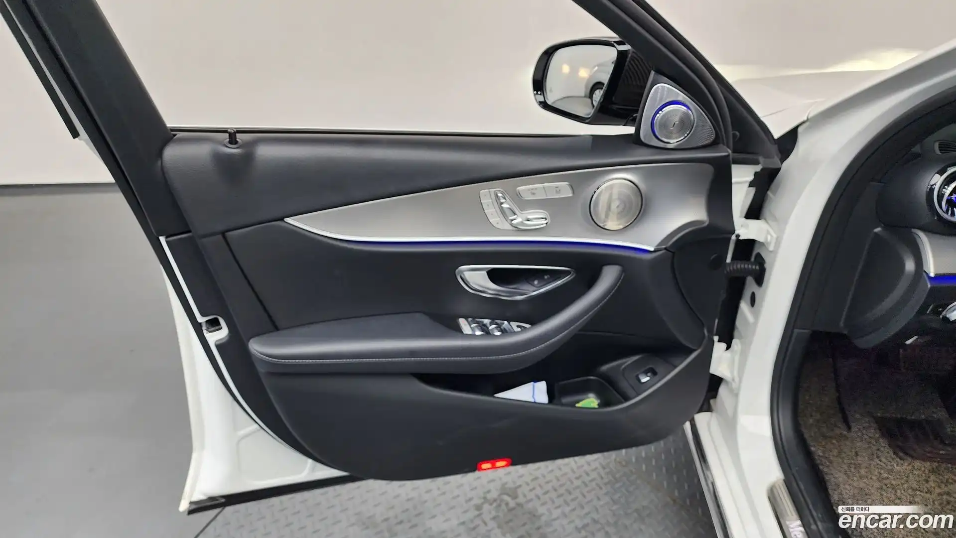 E-Class Mercedes-Benz 2018.10-INNER-034