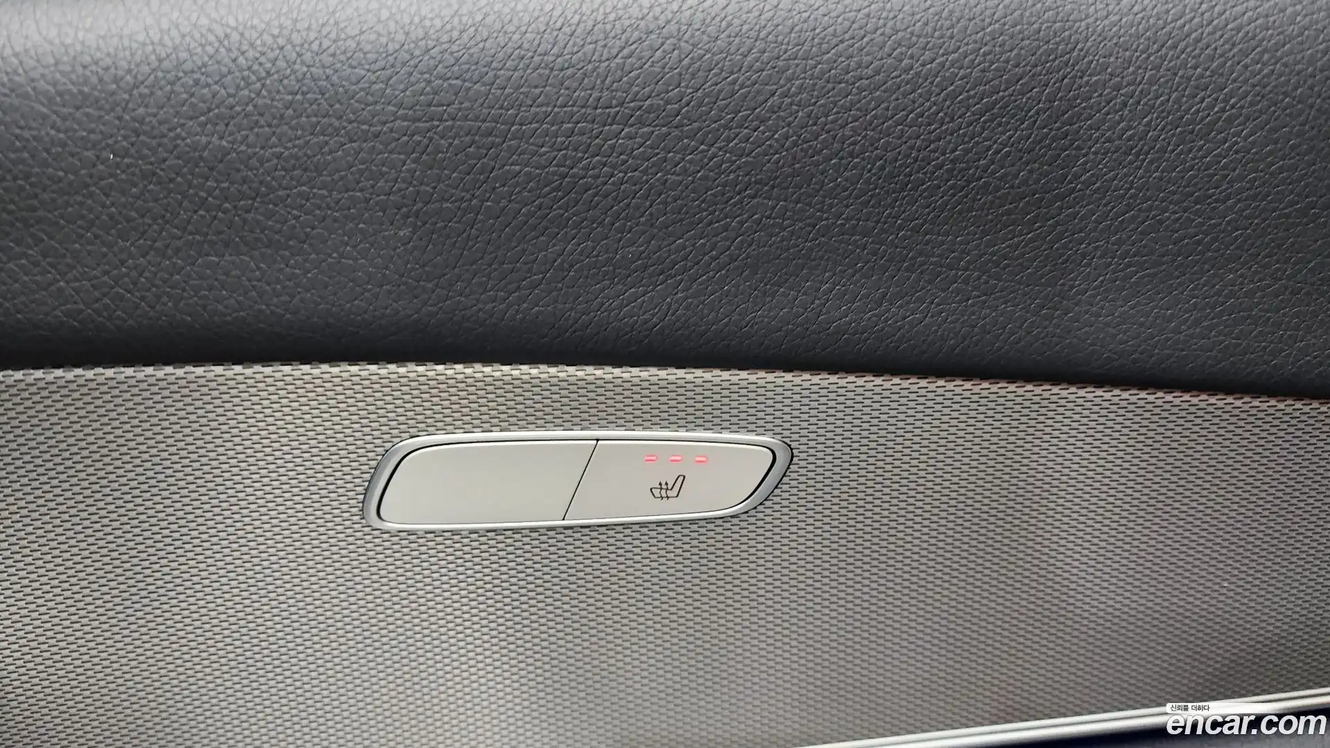 E-Class Mercedes-Benz 2018.10-OPTION-046