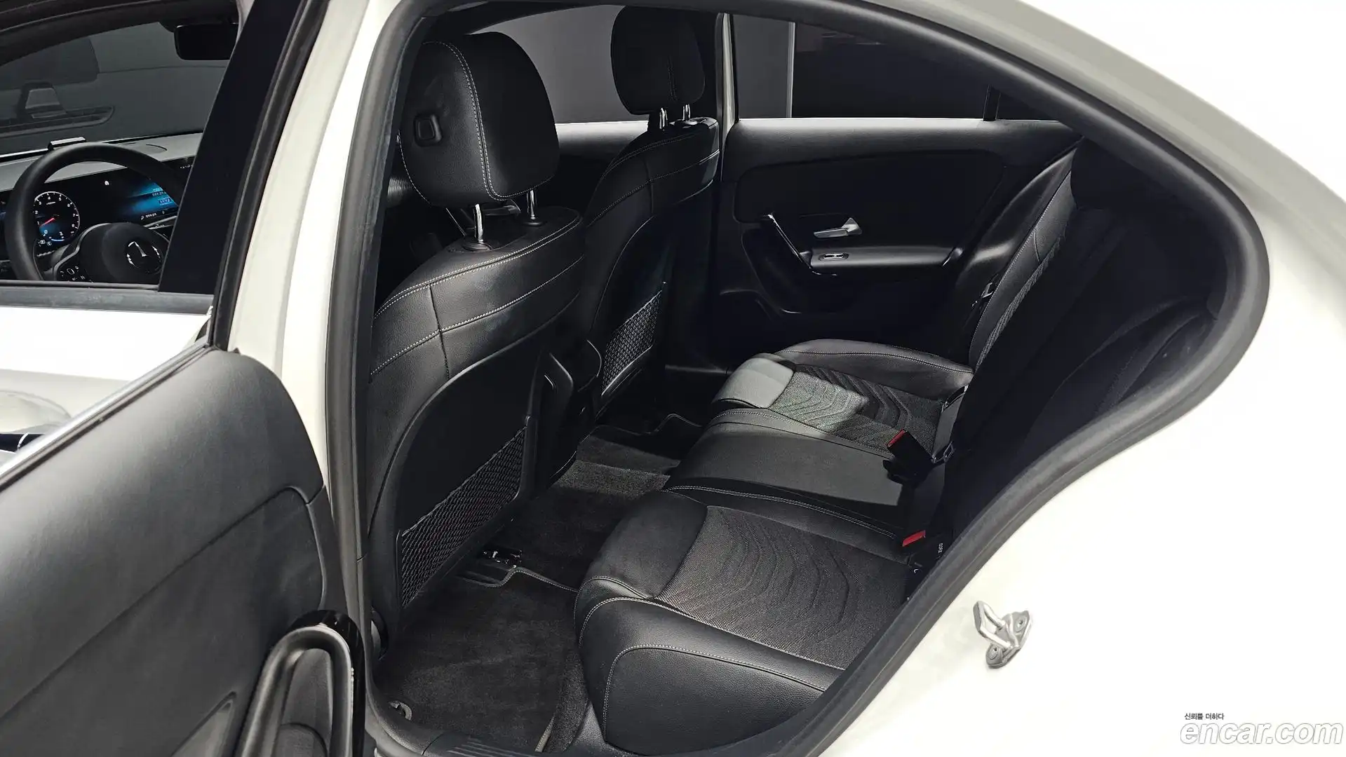 A-Class Mercedes-Benz 2020.7-OPTION-015