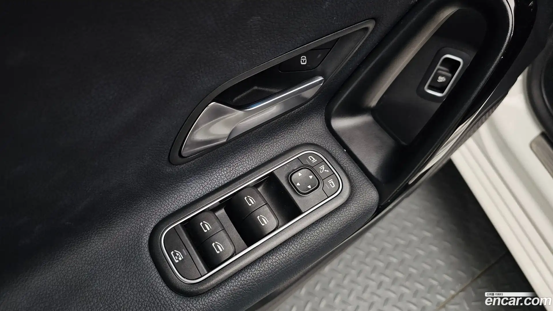 A-Class Mercedes-Benz 2020.7-OPTION-043