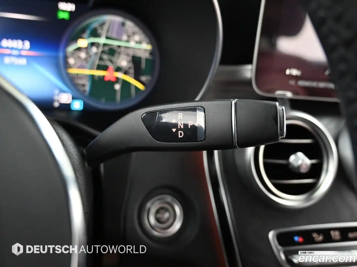 GLC-Class Mercedes-Benz 2023.2-INNER-009