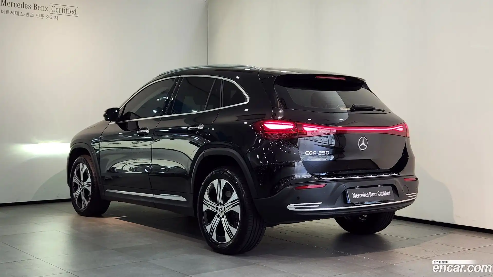 EQA Mercedes-Benz 2025.10-OUTER-002