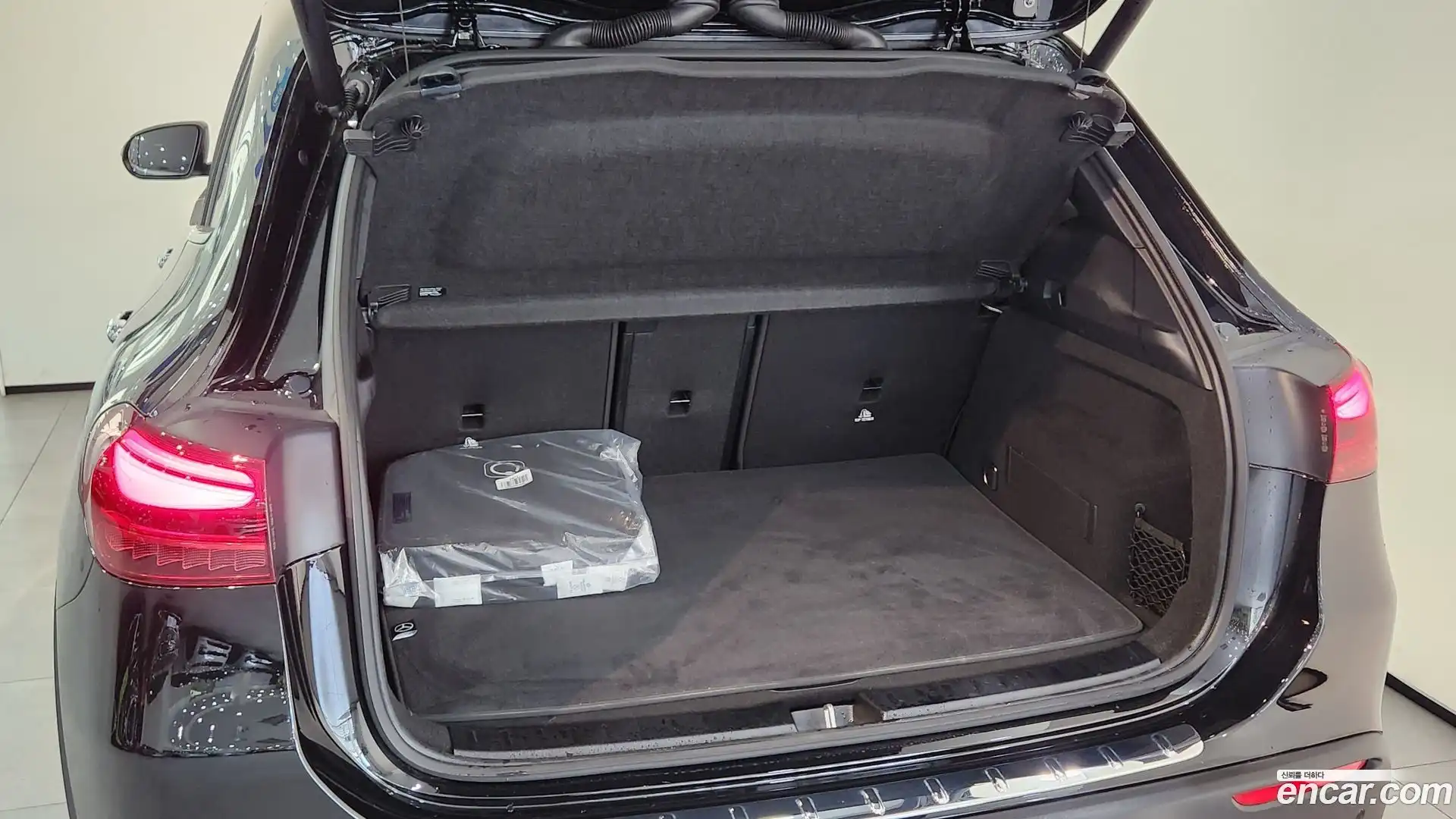 EQA Mercedes-Benz 2025.10-OPTION-024