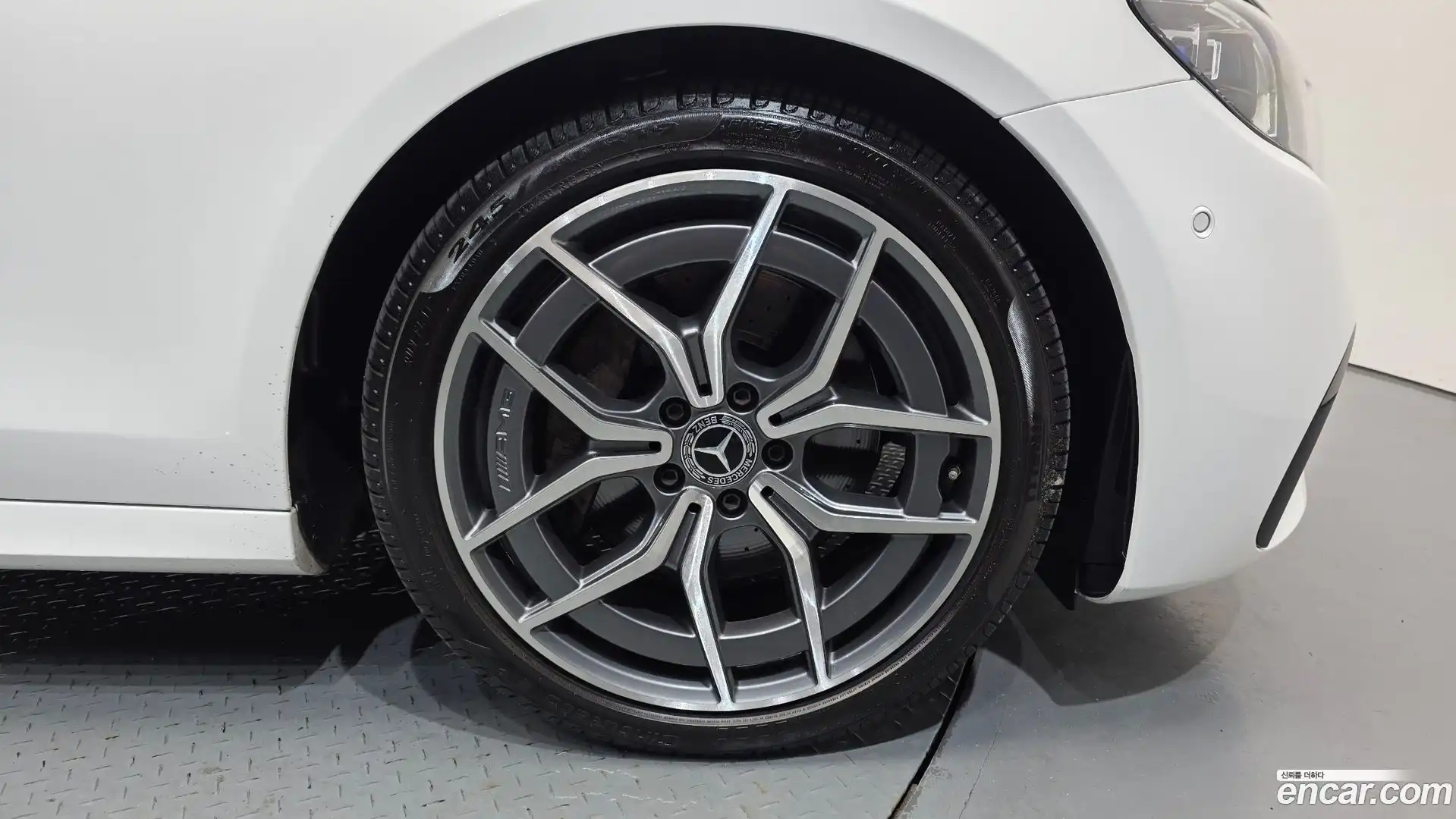 E-Class Mercedes-Benz 2020.11-OUTER-005