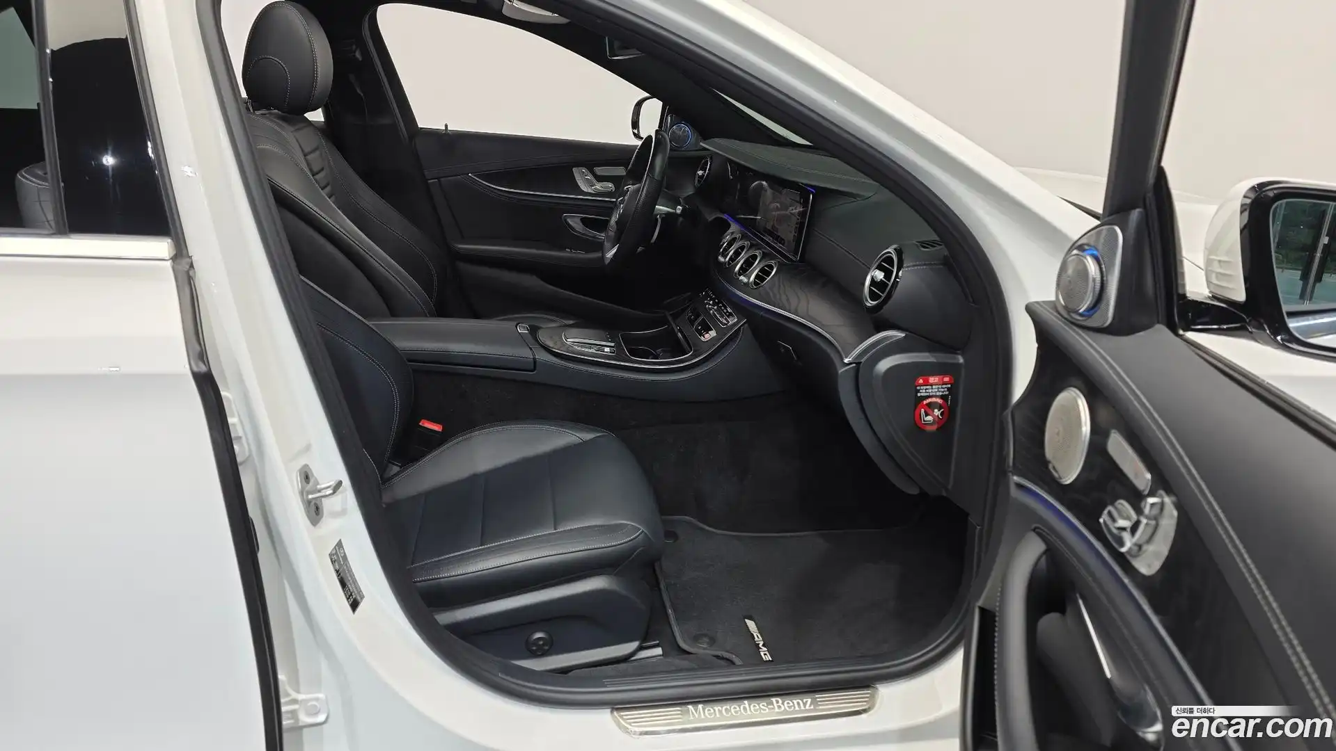 E-Class Mercedes-Benz 2020.11-OPTION-015
