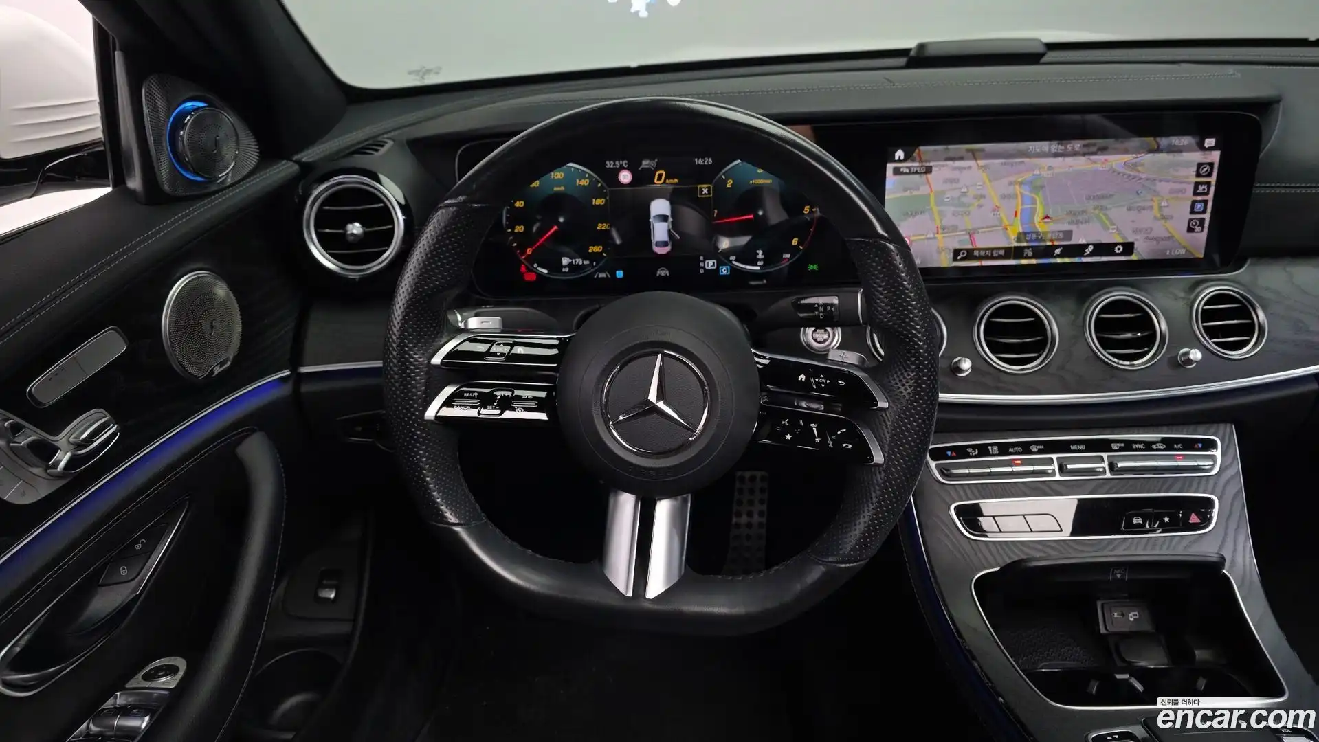 E-Class Mercedes-Benz 2020.11-OPTION-017