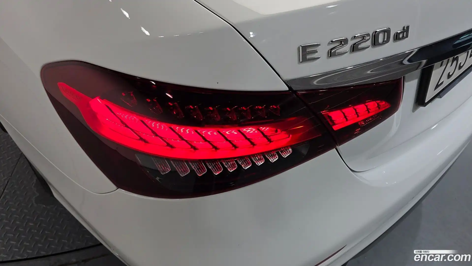 E-Class Mercedes-Benz 2020.11-OUTER-033