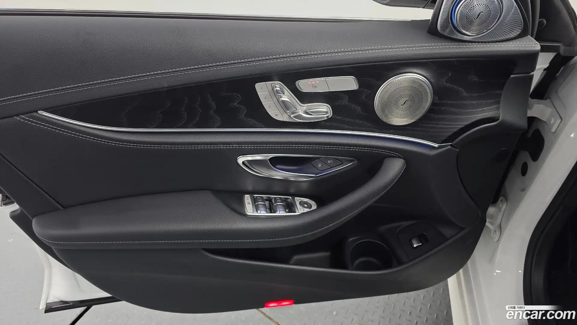 E-Class Mercedes-Benz 2020.11-INNER-034