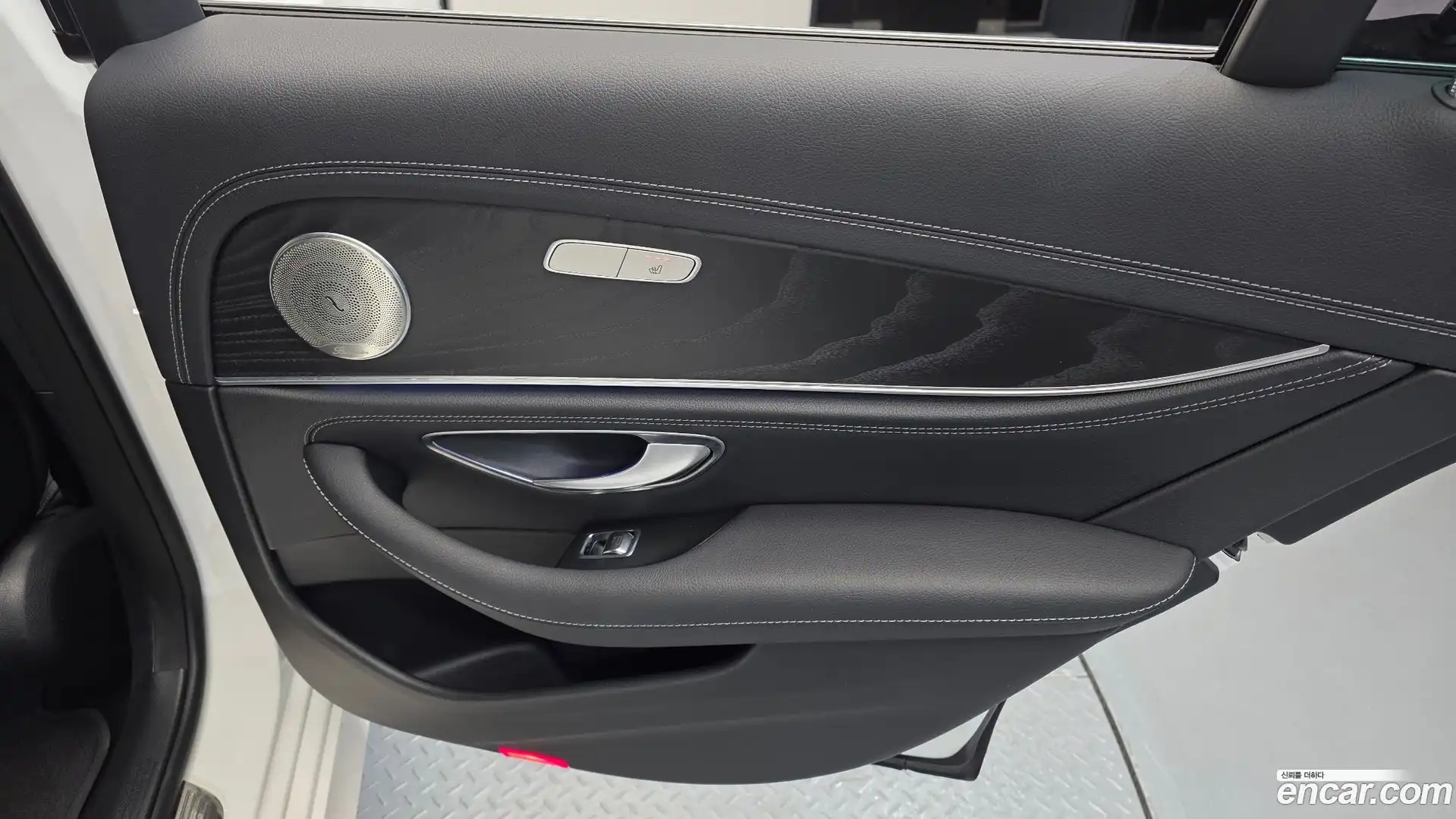 E-Class Mercedes-Benz 2020.11-INNER-035