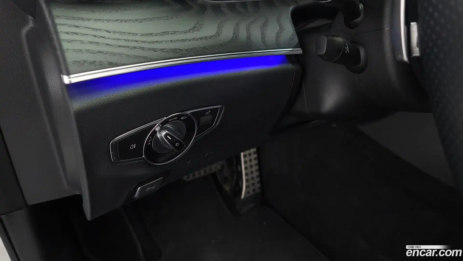 E-Class Mercedes-Benz 2020.11-OPTION-041
