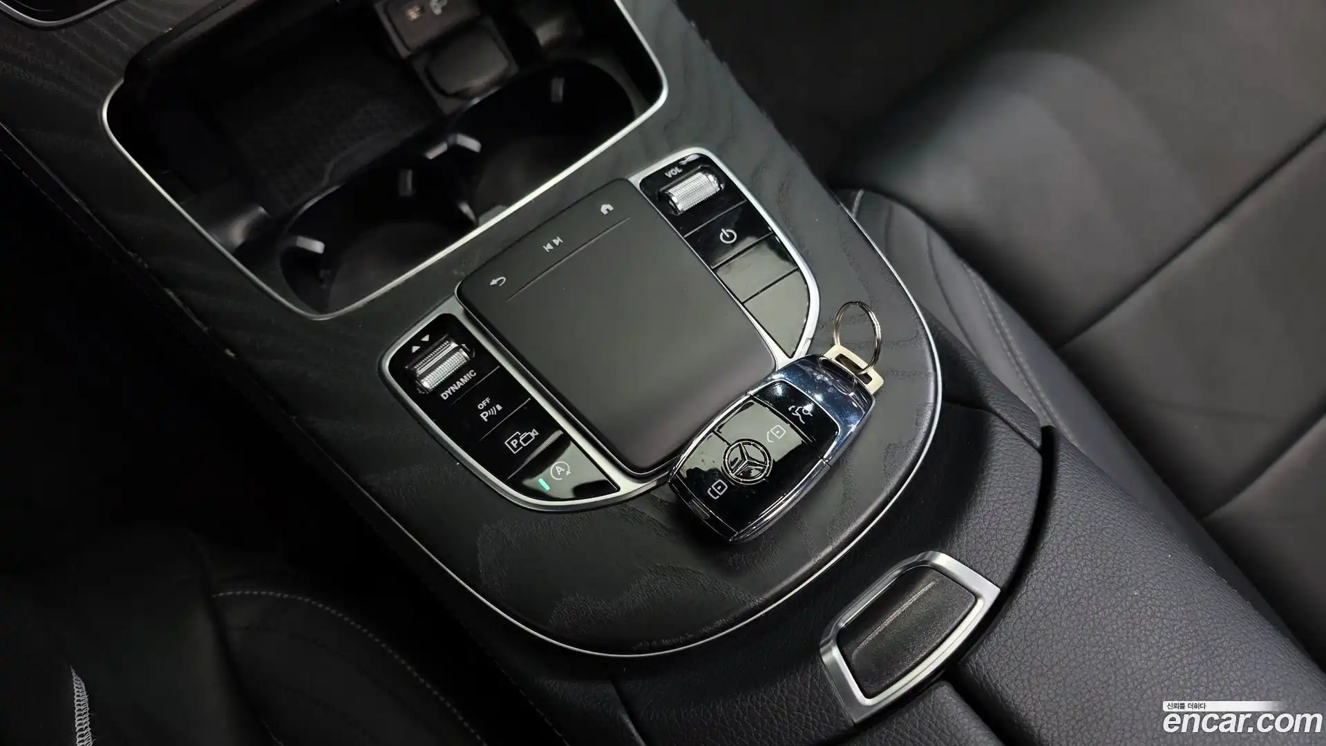 E-Class Mercedes-Benz 2020.11-OPTION-043