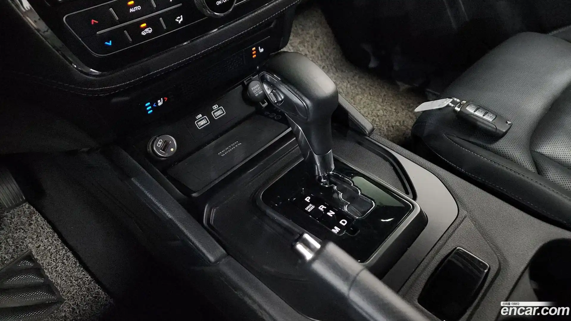 Rexton KG Mobility 2022.6-INNER-009