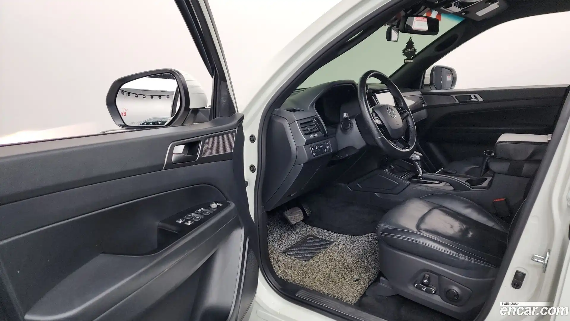 Rexton KG Mobility 2022.6-INNER-010