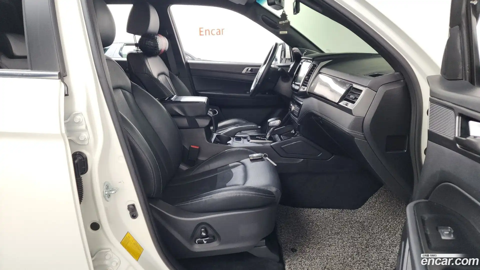 Rexton KG Mobility 2022.6-INNER-036
