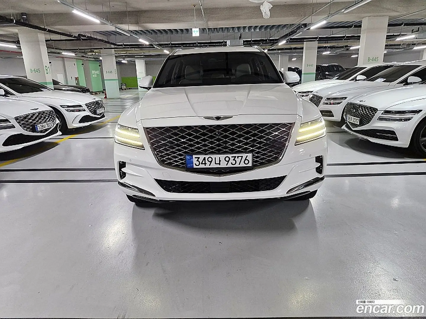 Main__Slider__Photo:GV80 Genesis 2021.2-0