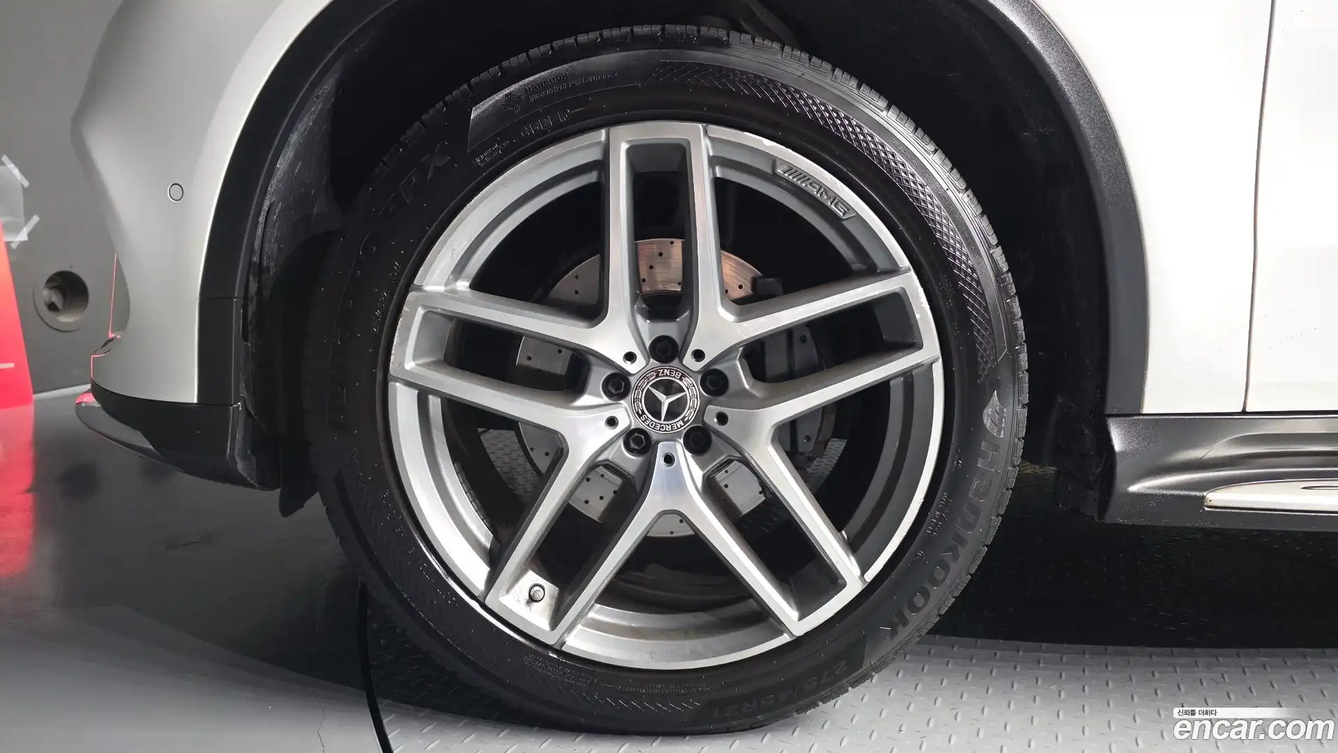 GLE-Class Mercedes-Benz 2018.2-OUTER-005