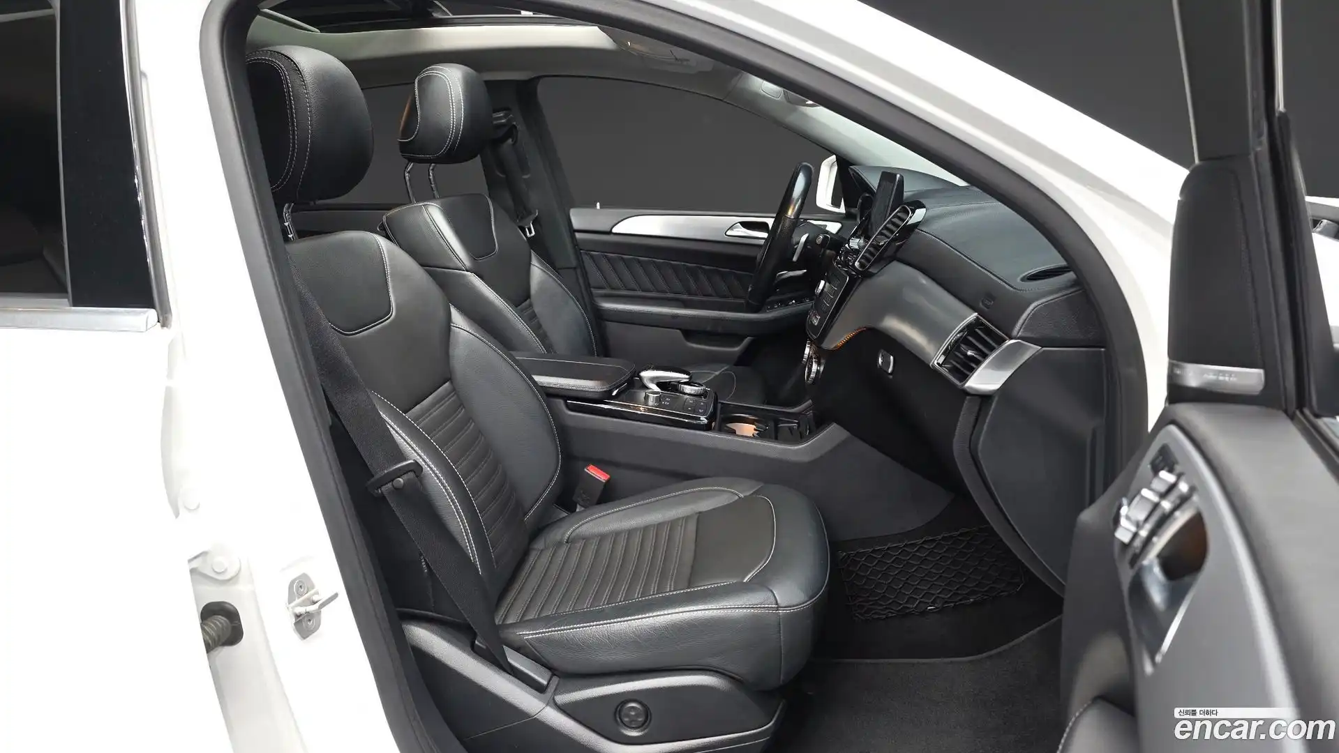 GLE-Class Mercedes-Benz 2018.2-OPTION-015
