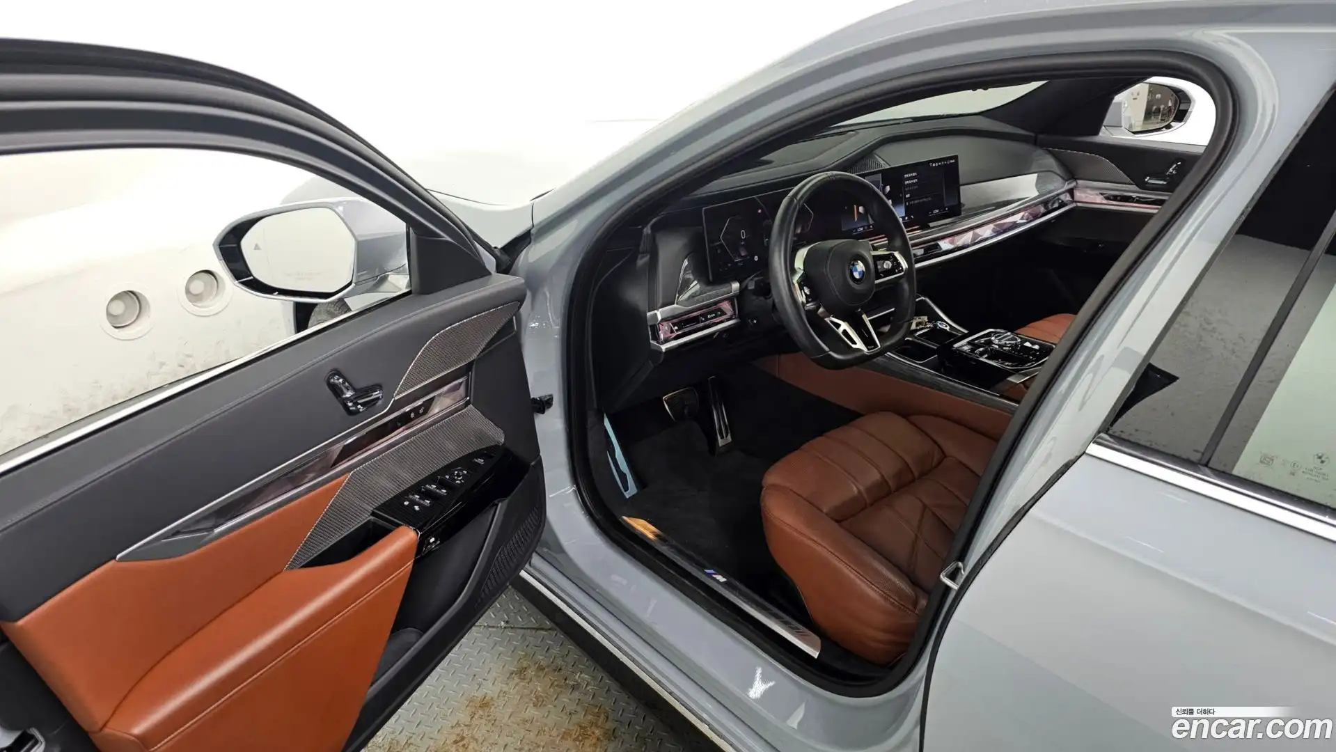 7-Series BMW 2023.8-INNER-010