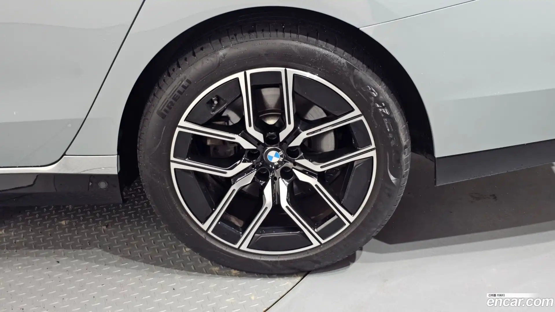7-Series BMW 2023.8-OUTER-031