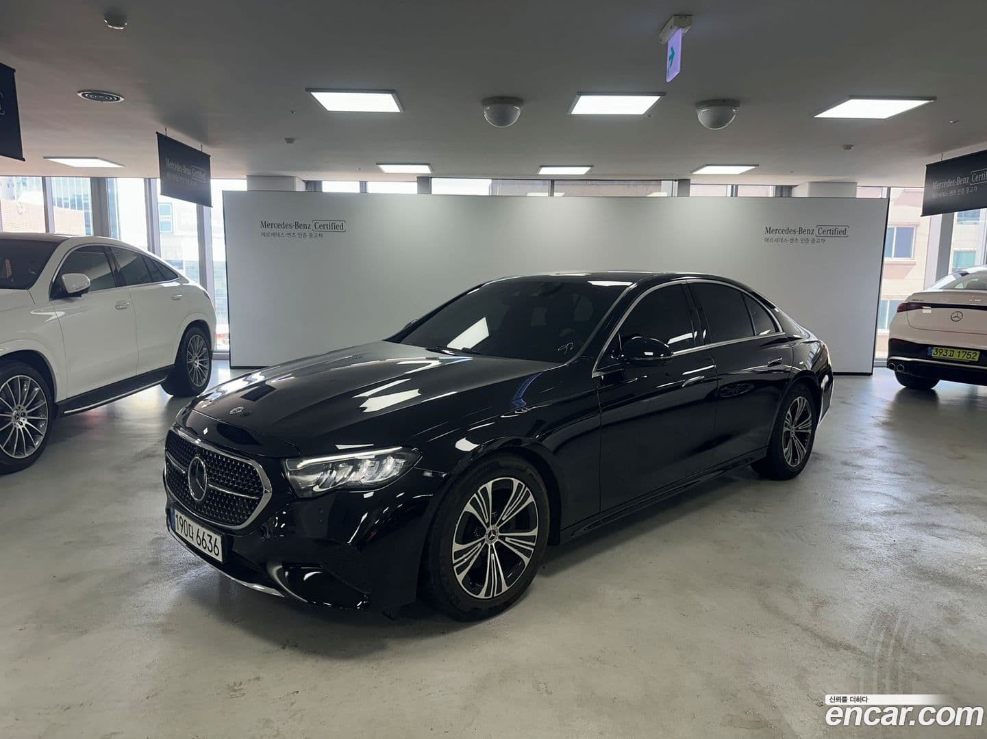 Main__Slider__Photo:E-Class Mercedes-Benz 2024.8-0