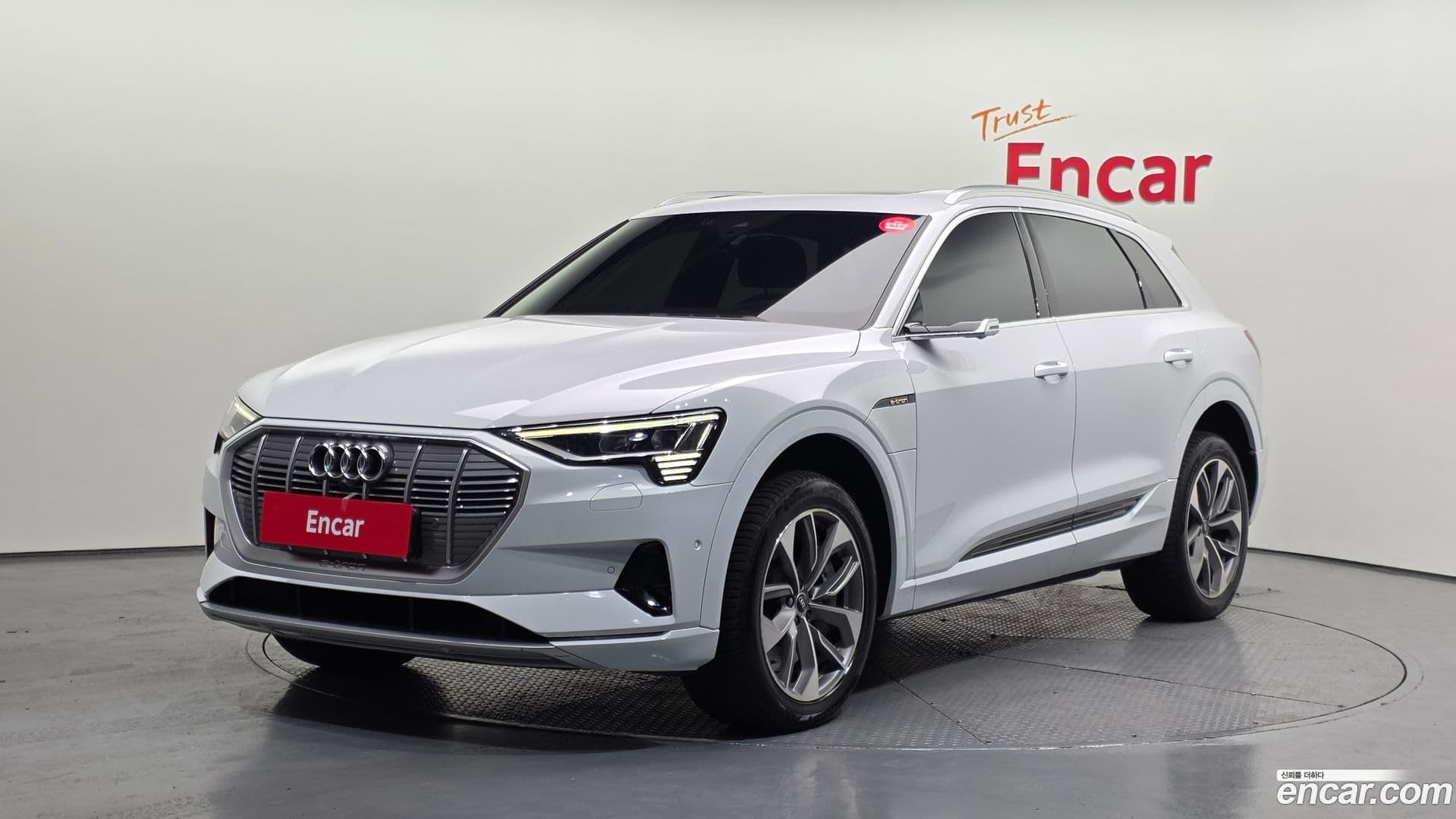 Main__Slider__Photo:e-tron Audi 2022.7-0