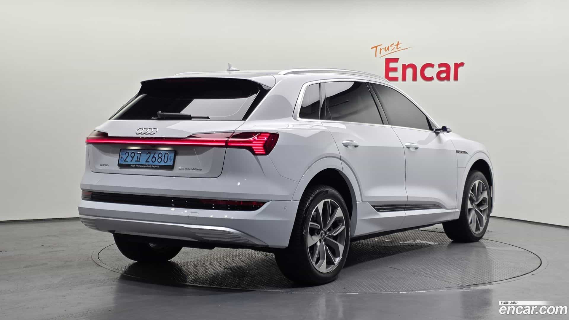 e-tron Audi 2022.7-OUTER-002