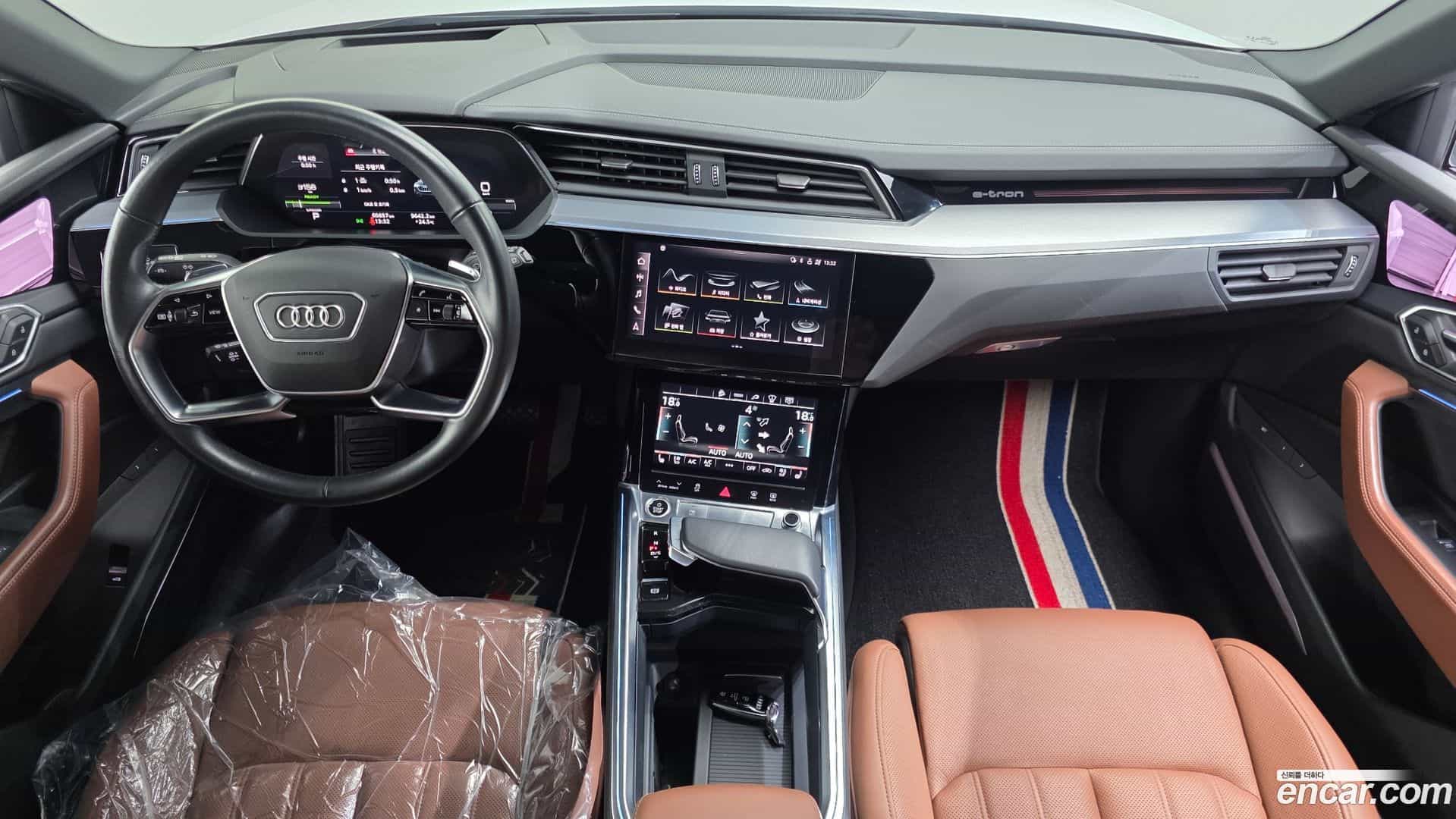 e-tron Audi 2022.7-INNER-007