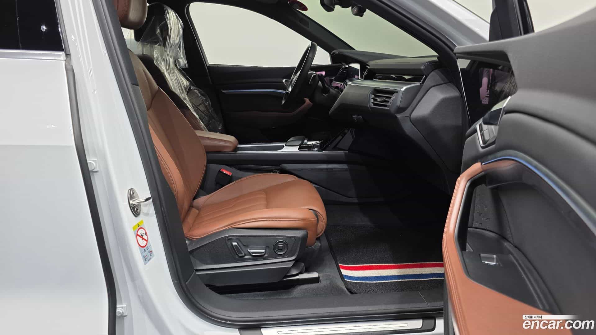 e-tron Audi 2022.7-OPTION-015