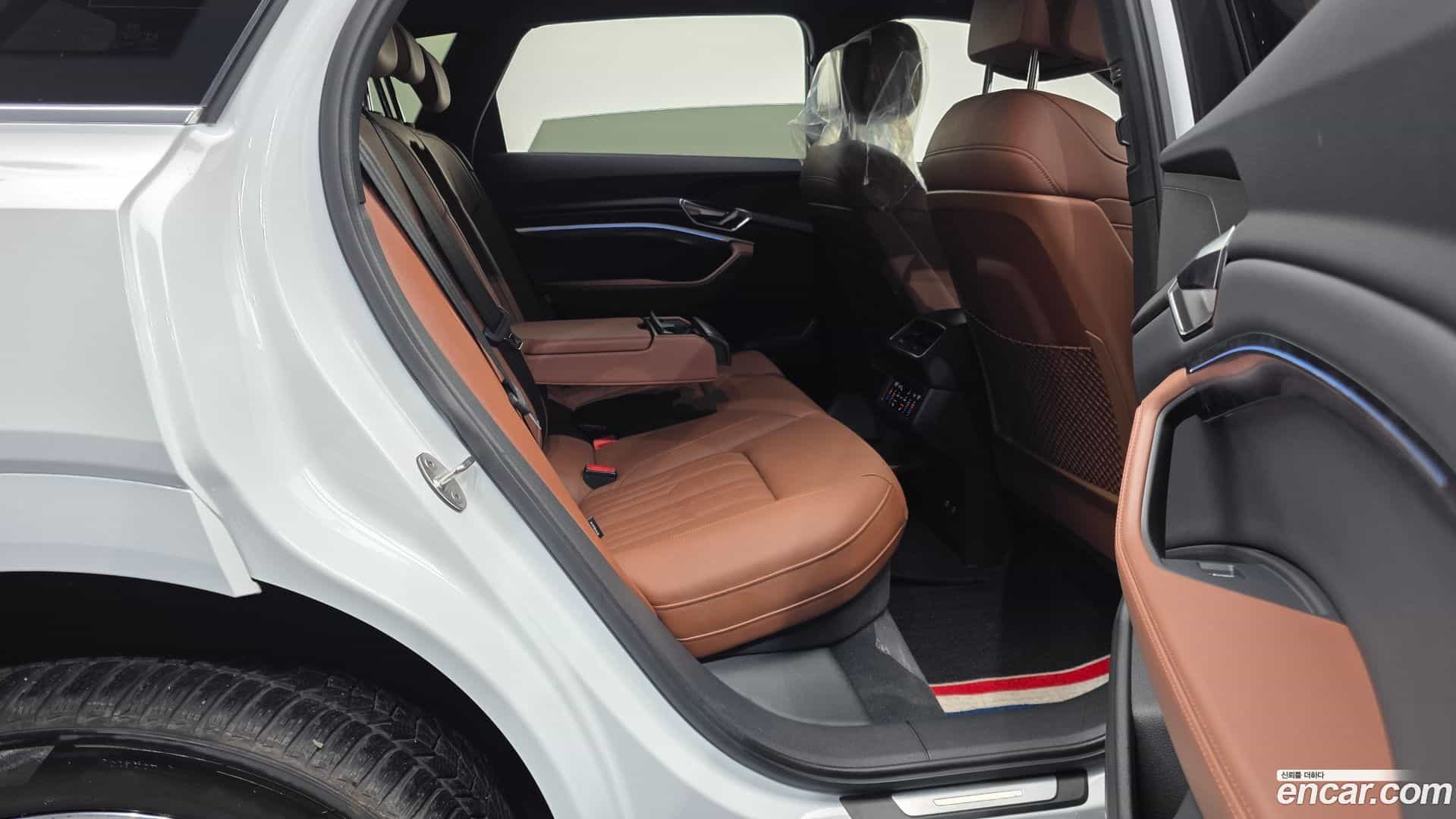 e-tron Audi 2022.7-OPTION-016