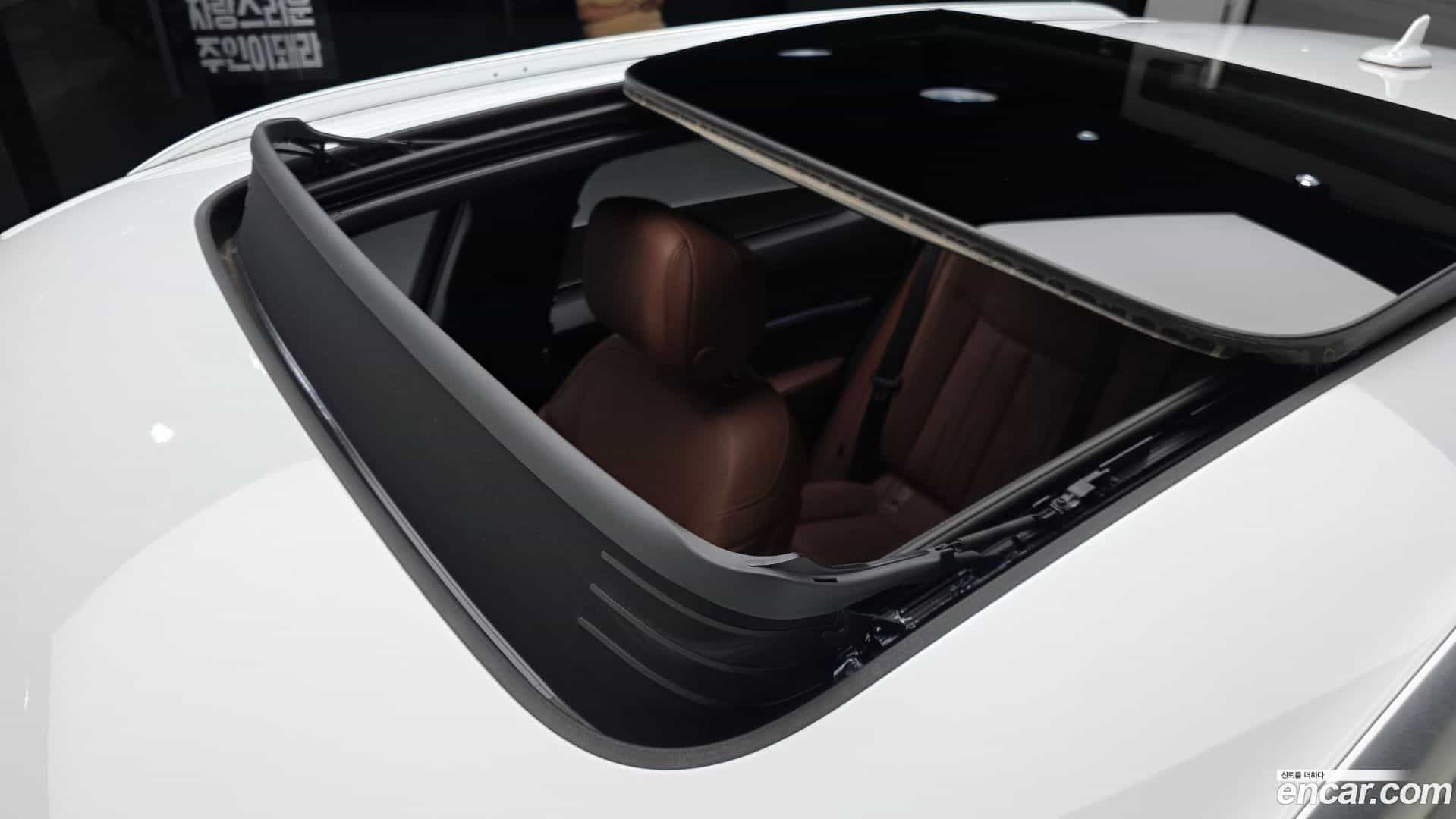 e-tron Audi 2022.7-OPTION-023