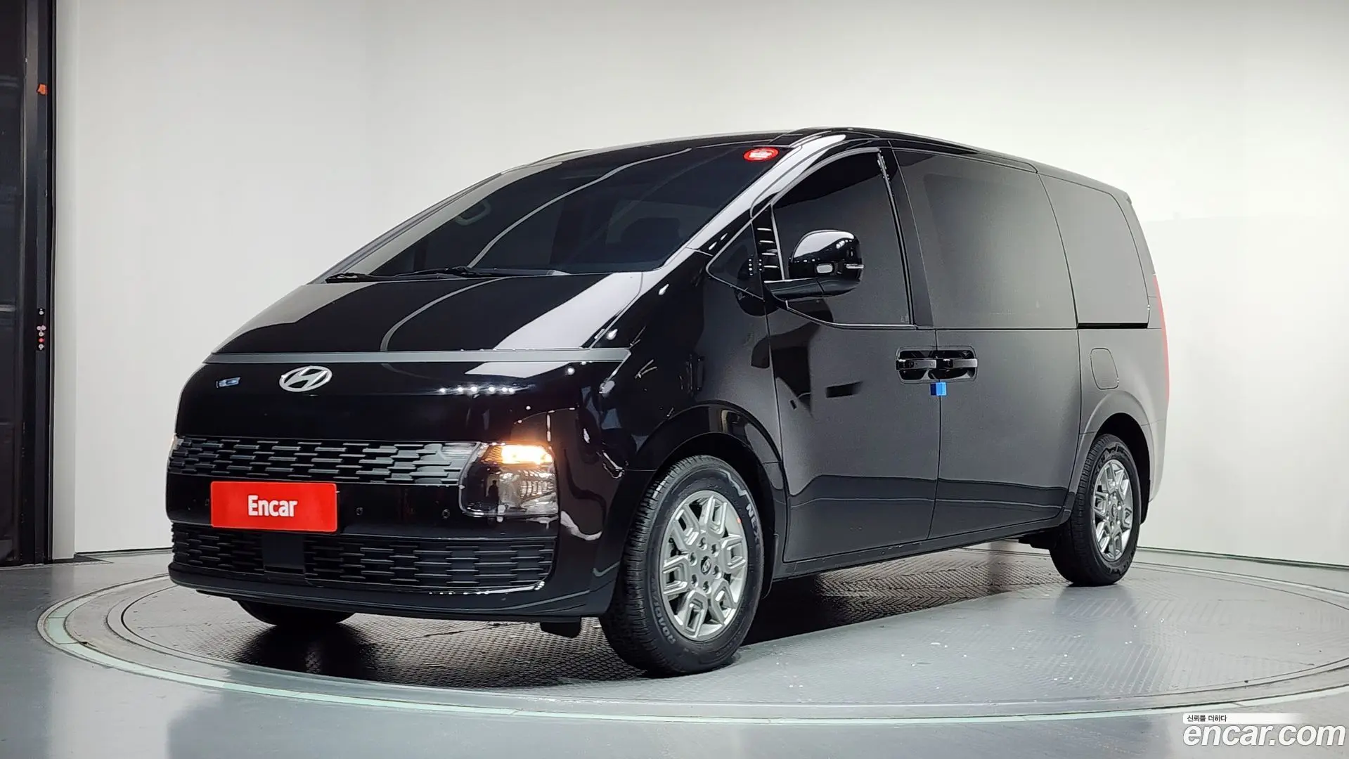 Main__Slider__Photo:Staria Hyundai 2026.3-0