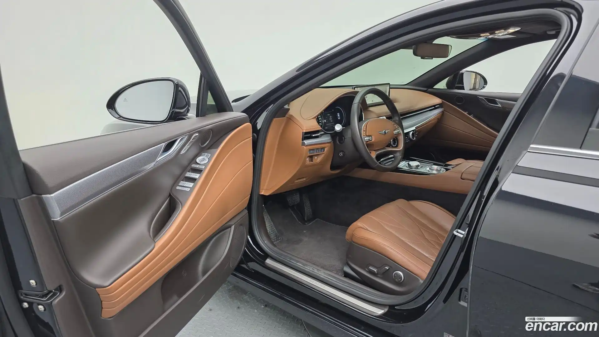 G80 Genesis 2023.3-INNER-010