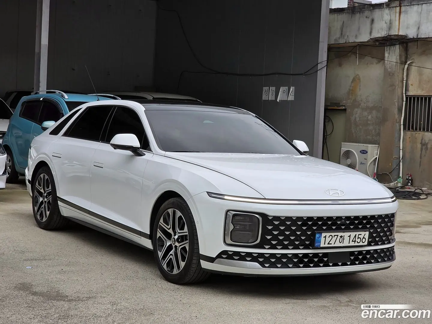 Main__Slider__Photo:Grandeur Hyundai 2023.1-0