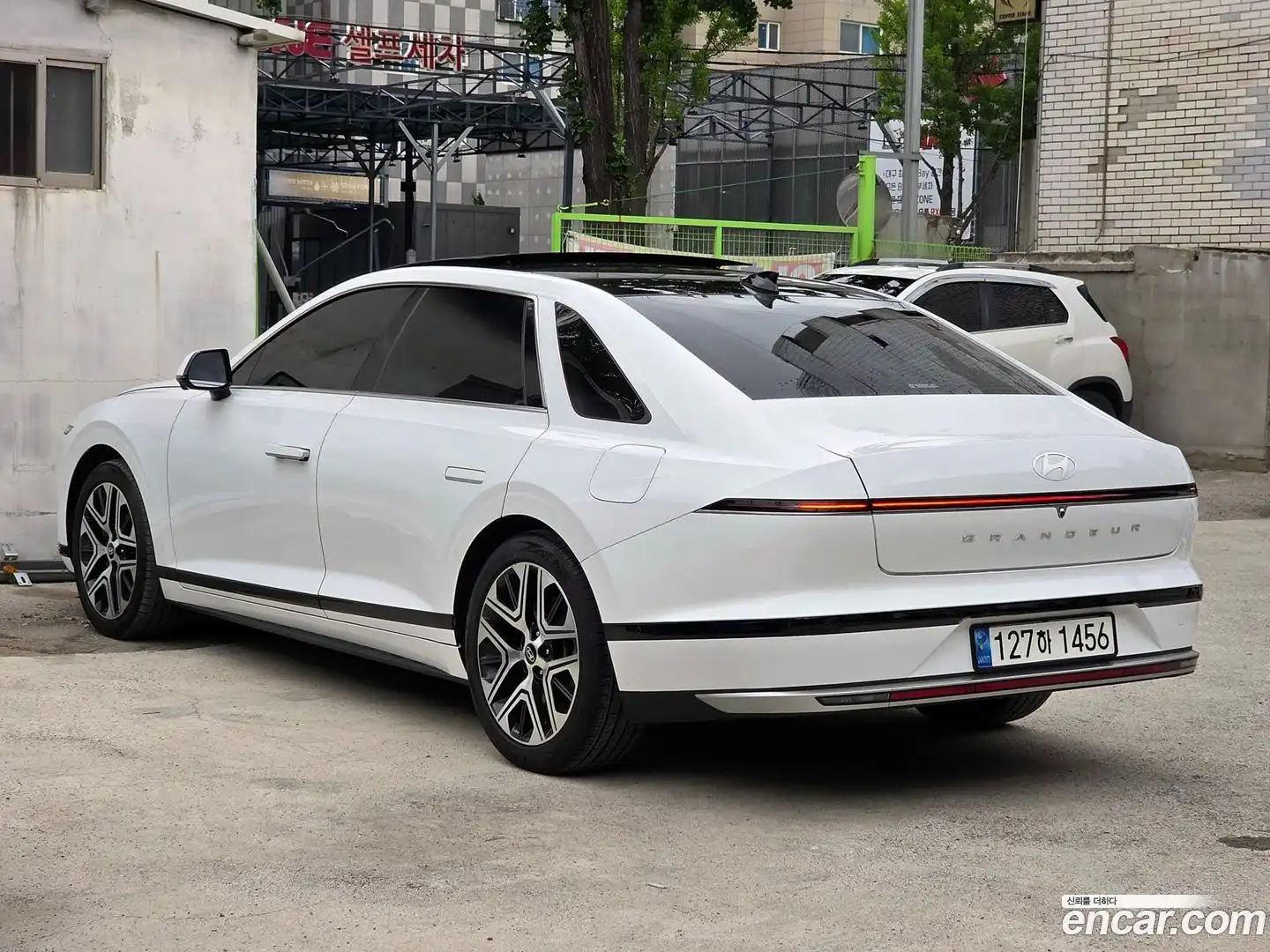 Grandeur Hyundai 2023.1-OUTER-002