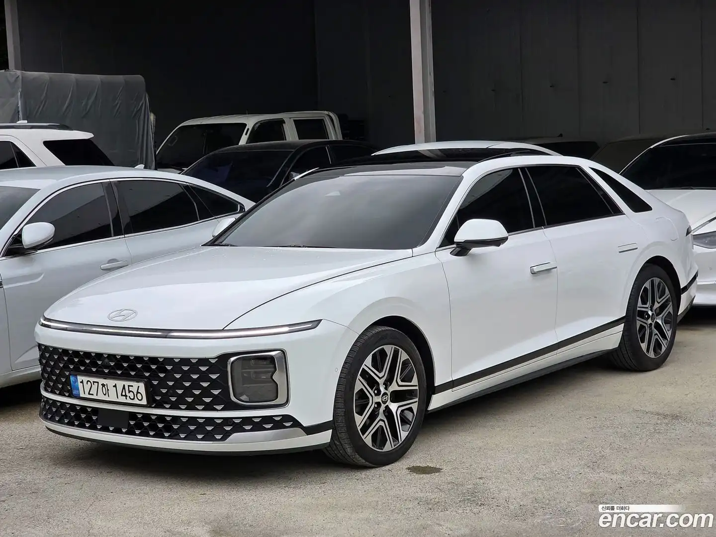 Grandeur Hyundai 2023.1-OPTION-022