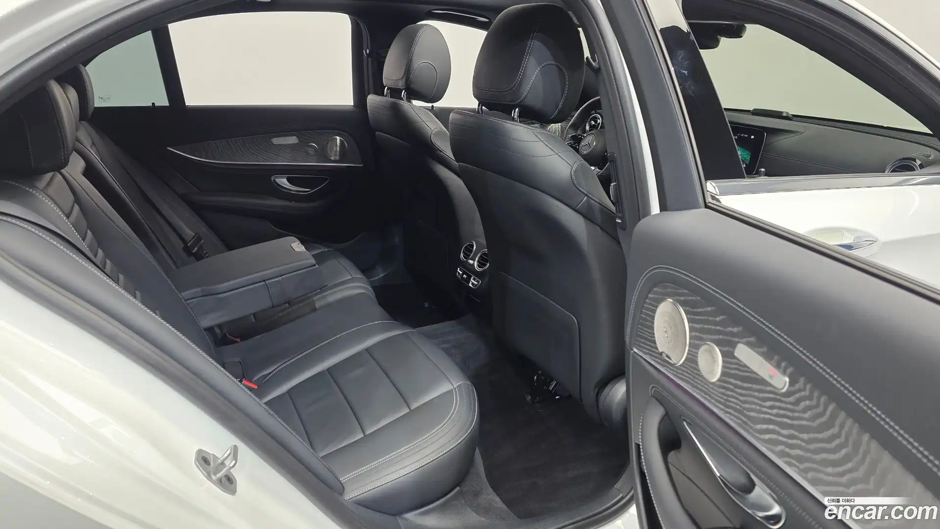 E-Class Mercedes-Benz 2021.3-OPTION-016