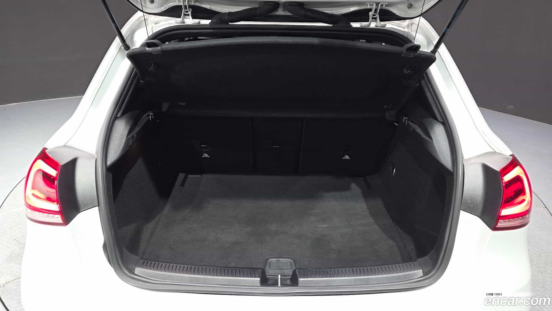 A-Class Mercedes-Benz 2023.4-OPTION-024