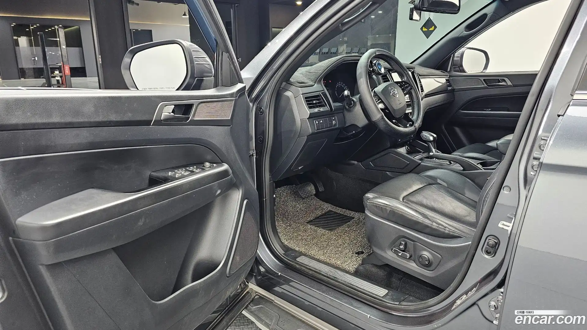 Rexton KG Mobility 2021.5-INNER-010